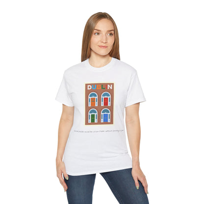 Dublin Doorways - Unisex Softstyle T-Shirt: Ein Spaziergang durch die Geschichte